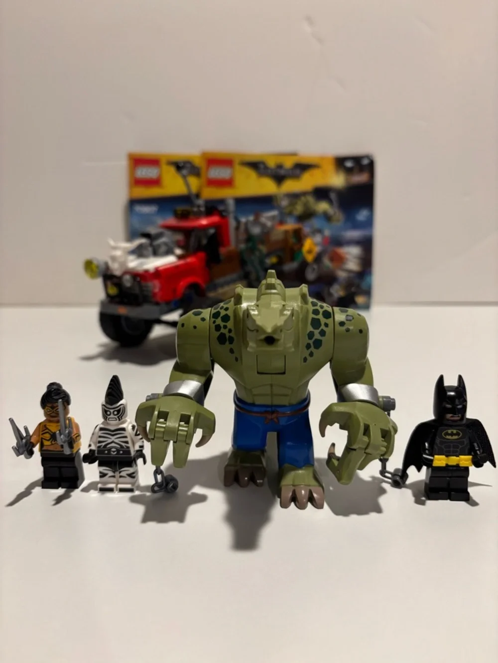 LEGO #70907 Killer Croc Tail-Gator - Picture 3 of 15